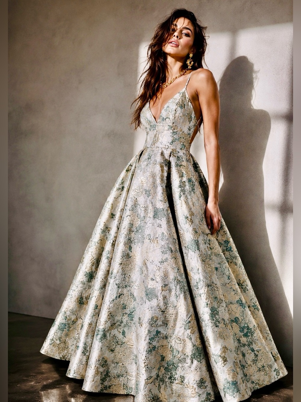 B. Darlin NWT Metallic Floral Brocade Open Back Evening Gown 13/14